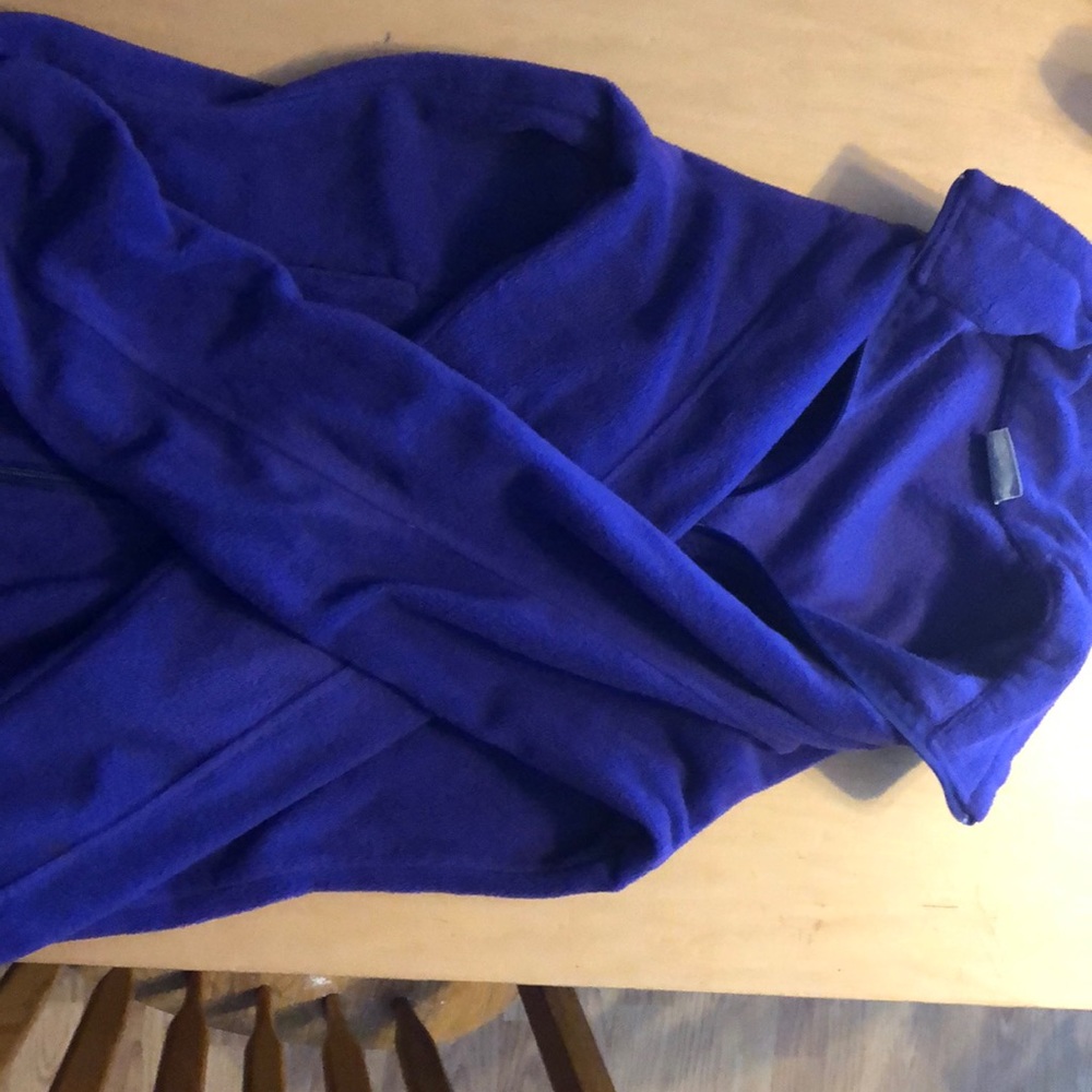 Columbia sweatshirt